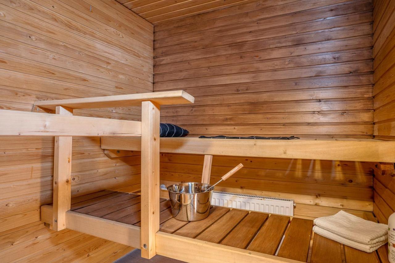 Apartment Sleepwell Sukkula With Private Sauna And Parking Turku Eksteriør billede